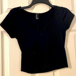 Black crop top short sleeve like new